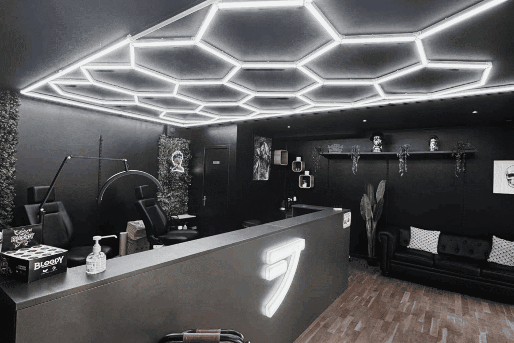 Salon de tatouage moderne hygiénique Encre Et Mer situé à Port-Fréjus dans le Var
