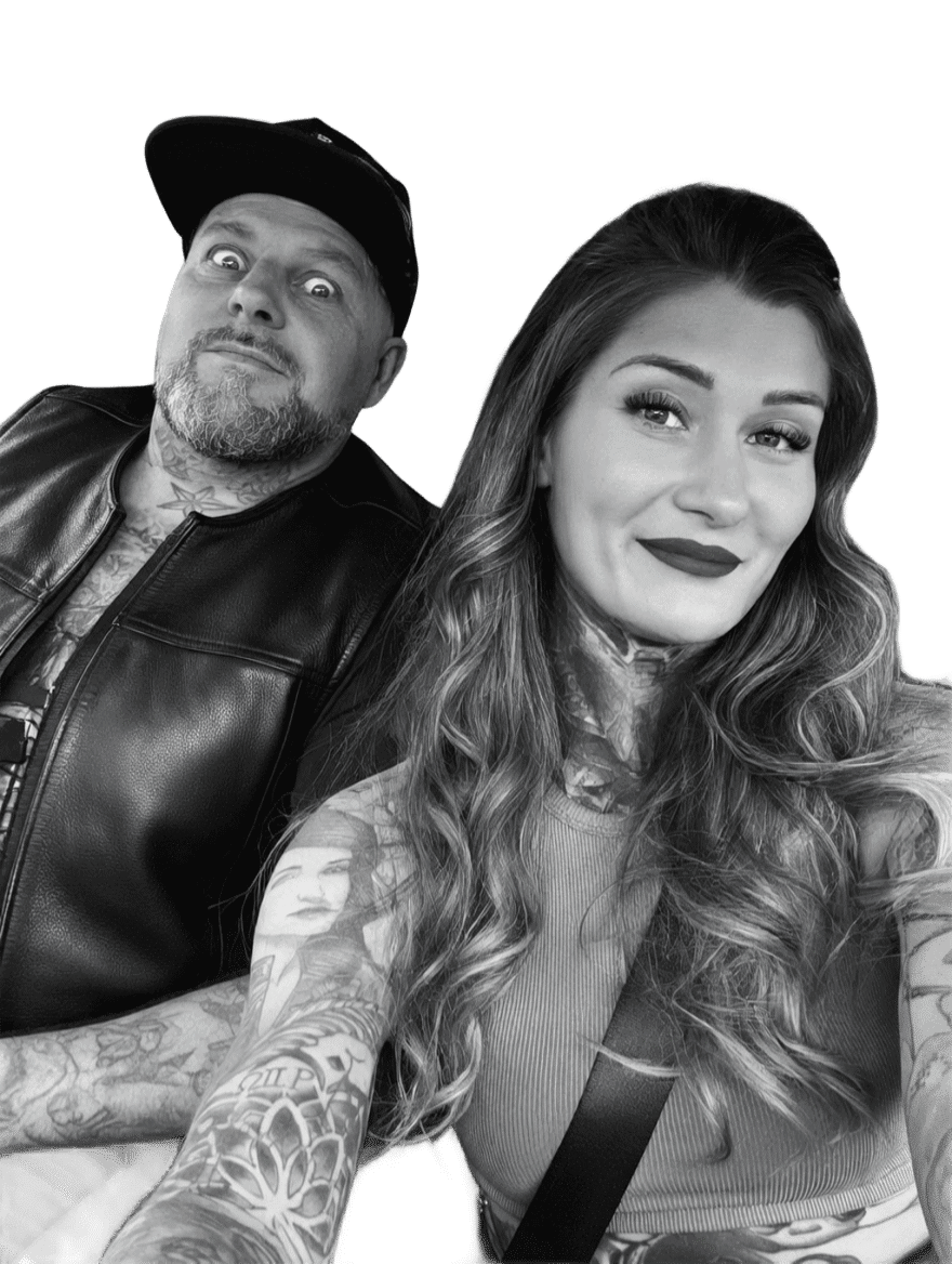 L'équipe du salon de tatouage Encre et Mer à Port-Fréjus